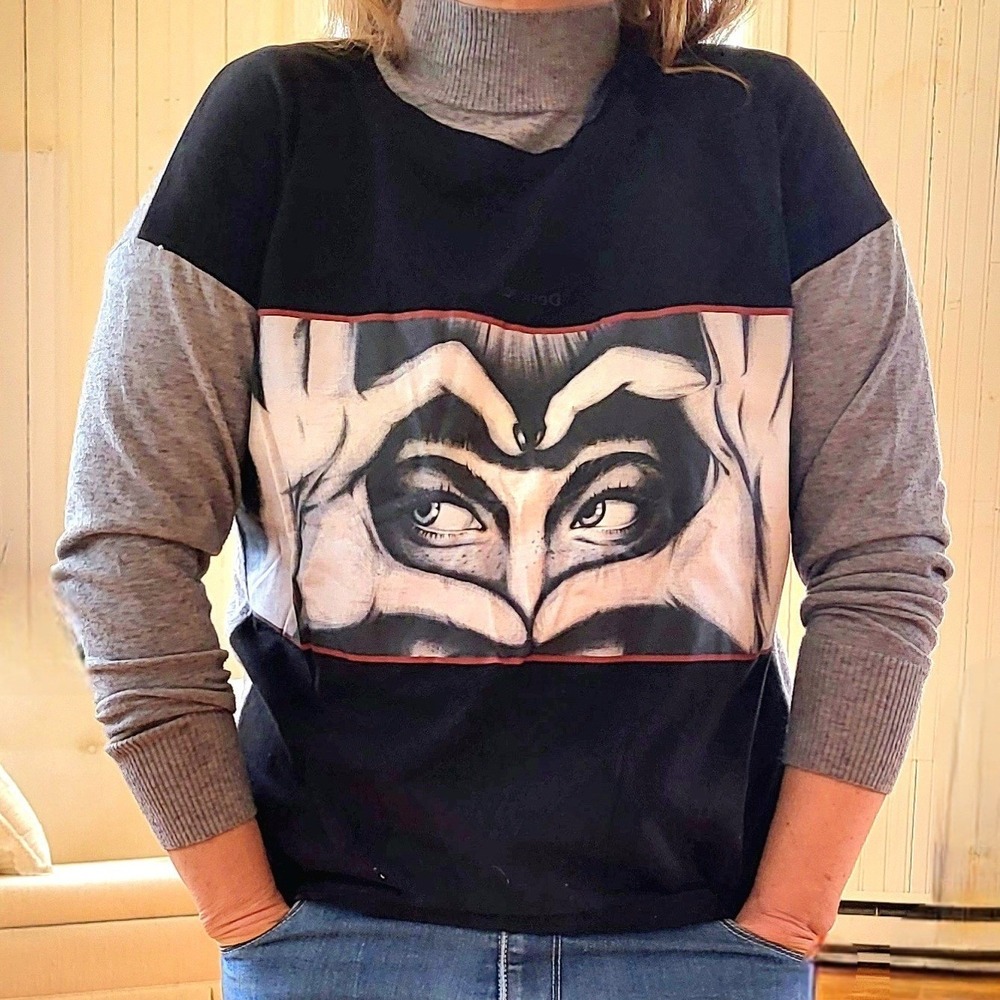 Desigual Arty Heart Hands Graphic Mock‎ Neck Sweater